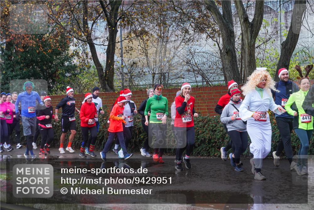 07.12.2025 - St. Pauli X-Mass-Run No. 15 Michael Burmester http://msf.ph/oto/9429951 07.12.2025 11:44:52 Laufen 1580, 1583, 4222, 3819, 3818, 421, 850, 4217, 4143, 19, 05, 19, 4413 meine-sportfotos.de