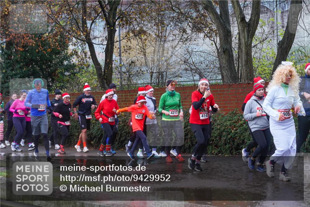 07.12.2025 - St. Pauli X-Mass-Run No. 15 Michael Burmester http://msf.ph/oto/9429952 07.12.2025 11:44:52 Laufen 115, 1580, 222, 3818, 4219, 2415, 3819, 4217, 194, 4143, 405 meine-sportfotos.de