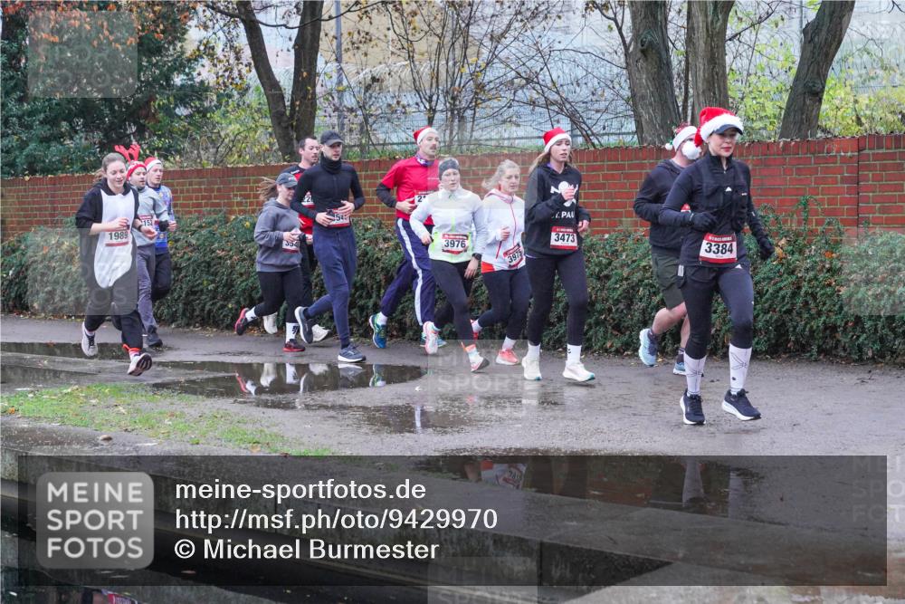07.12.2025 - St. Pauli X-Mass-Run No. 15 Michael Burmester http://msf.ph/oto/9429970 07.12.2025 10:01:24 Laufen 1989, 152, 354, 54, 3976, 1, 3473, 3384 meine-sportfotos.de