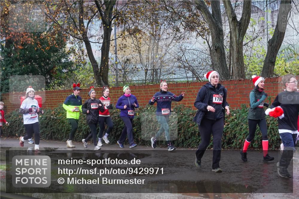 07.12.2025 - St. Pauli X-Mass-Run No. 15 Michael Burmester http://msf.ph/oto/9429971 07.12.2025 11:44:59 Laufen 4730, 4180, 4188, 4390, 4033, 1780, 35 meine-sportfotos.de