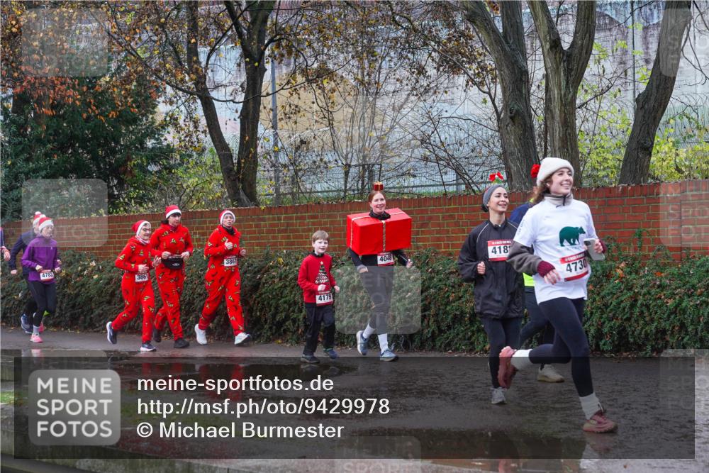 07.12.2025 - St. Pauli X-Mass-Run No. 15 Michael Burmester http://msf.ph/oto/9429978 07.12.2025 11:45:02 Laufen 4783, 3861, 3867, 4179, 4048, 418, 4730 meine-sportfotos.de