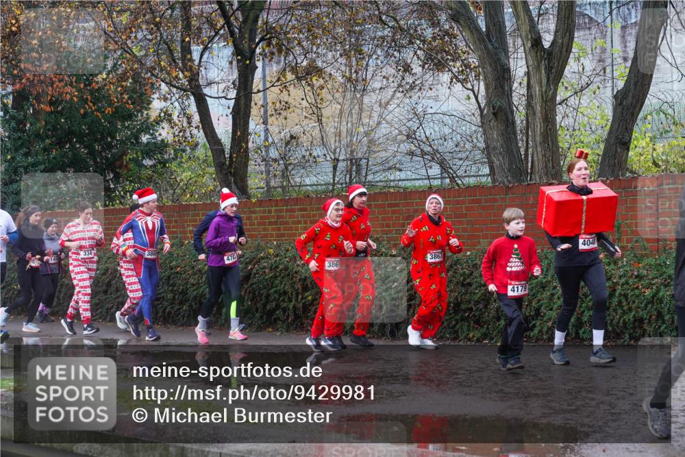 07.12.2025 - St. Pauli X-Mass-Run No. 15 Michael Burmester http://msf.ph/oto/9429981 07.12.2025 11:45:04 Laufen 386, 478, 3861, 3867, 371198, 4179, 4048 meine-sportfotos.de