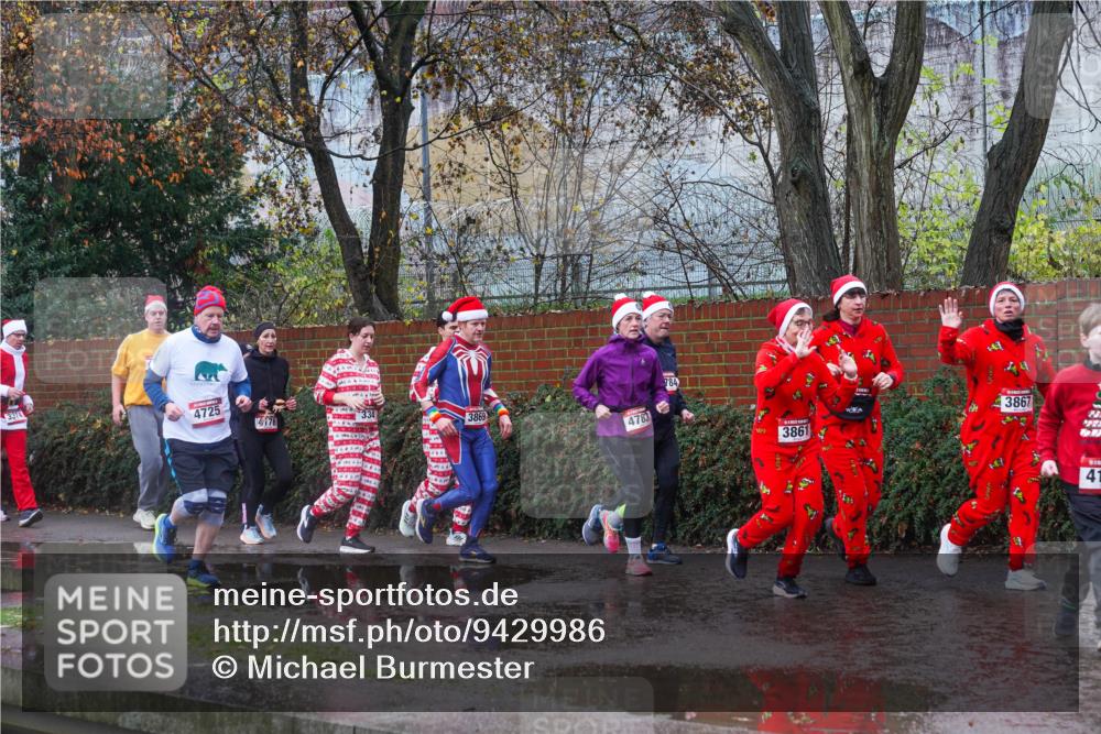 07.12.2025 - St. Pauli X-Mass-Run No. 15 Michael Burmester http://msf.ph/oto/9429986 07.12.2025 11:45:05 Laufen 3314, 4725, 4, 176, 3869, 4783, 784, 3861, 3867, 131, 93, 41 meine-sportfotos.de