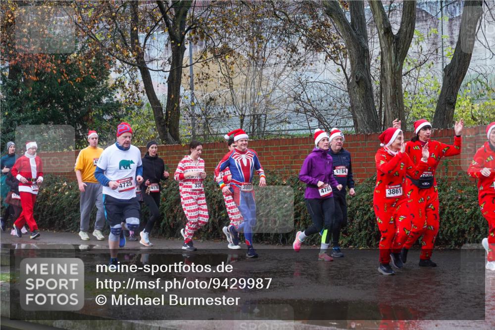 07.12.2025 - St. Pauli X-Mass-Run No. 15 Michael Burmester http://msf.ph/oto/9429987 07.12.2025 11:45:06 Laufen 337, 4725, 4176, 3869, 4783, 4784, 3861 meine-sportfotos.de