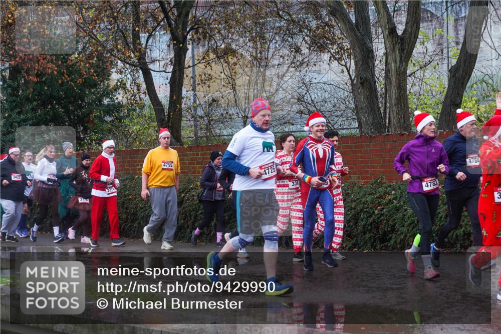 07.12.2025 - St. Pauli X-Mass-Run No. 15 Michael Burmester http://msf.ph/oto/9429990 07.12.2025 11:45:07 Laufen 3427, 3315, 3314, 4755, 4725, 334, 4783, 4784 meine-sportfotos.de