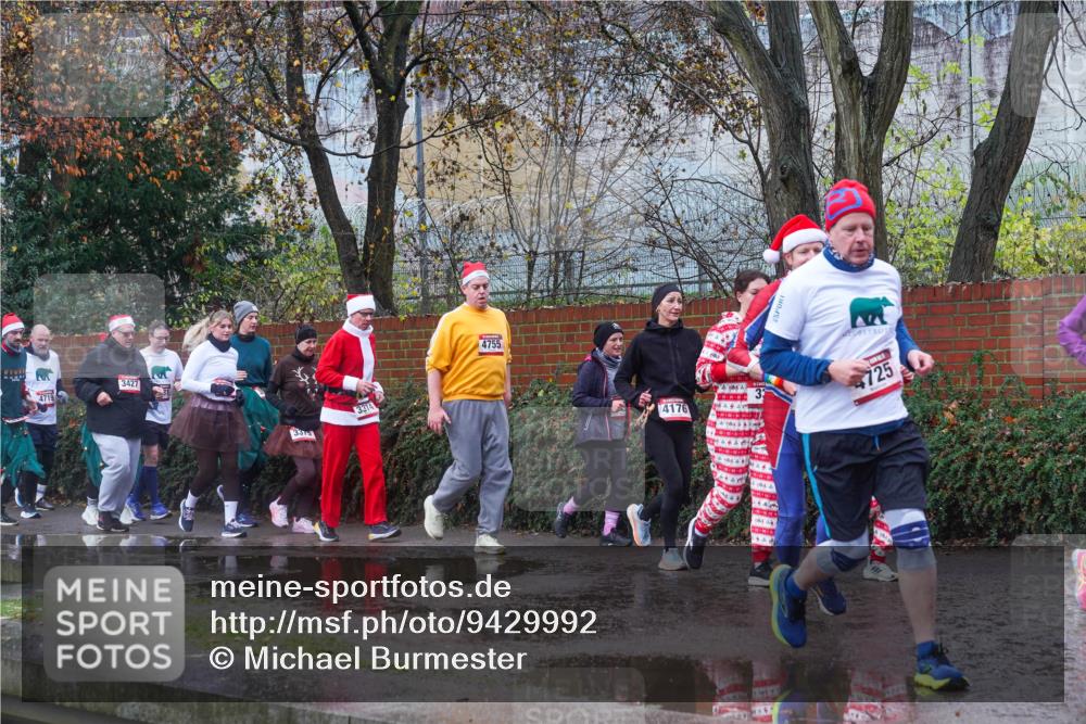 07.12.2025 - St. Pauli X-Mass-Run No. 15 Michael Burmester http://msf.ph/oto/9429992 07.12.2025 11:45:07 Laufen 4719, 3427, 3375, 4755, 4176, 725 meine-sportfotos.de