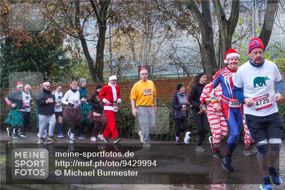 07.12.2025 - St. Pauli X-Mass-Run No. 15 Michael Burmester http://msf.ph/oto/9429994 07.12.2025 11:45:08 Laufen 3427, 473, 3376, 3315, 3314, 4755, 3869, 176, 4725 meine-sportfotos.de