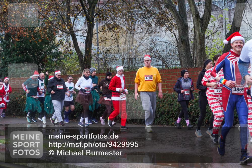 07.12.2025 - St. Pauli X-Mass-Run No. 15 Michael Burmester http://msf.ph/oto/9429995 07.12.2025 11:45:08 Laufen 3427, 3376, 3314, 3375, 4755, 145, 334, 3869 meine-sportfotos.de