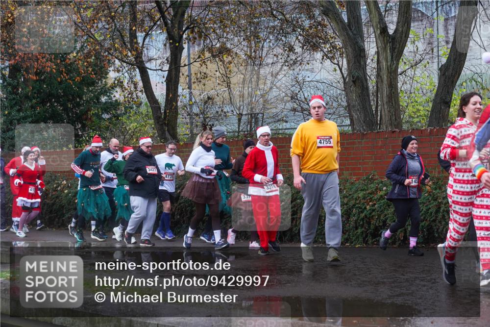 07.12.2025 - St. Pauli X-Mass-Run No. 15 Michael Burmester http://msf.ph/oto/9429997 07.12.2025 11:45:09 Laufen 3427, 4731, 331, 3374, 4755, 145 meine-sportfotos.de
