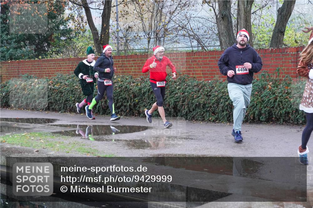 07.12.2025 - St. Pauli X-Mass-Run No. 15 Michael Burmester http://msf.ph/oto/9429999 07.12.2025 10:01:47 Laufen 2799, 4503, 4523, 4458 meine-sportfotos.de