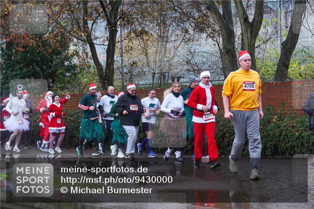 07.12.2025 - St. Pauli X-Mass-Run No. 15 Michael Burmester http://msf.ph/oto/9430000 07.12.2025 11:45:09 Laufen 430, 4311, 41, 3427, 4731, 3374, 4755 meine-sportfotos.de
