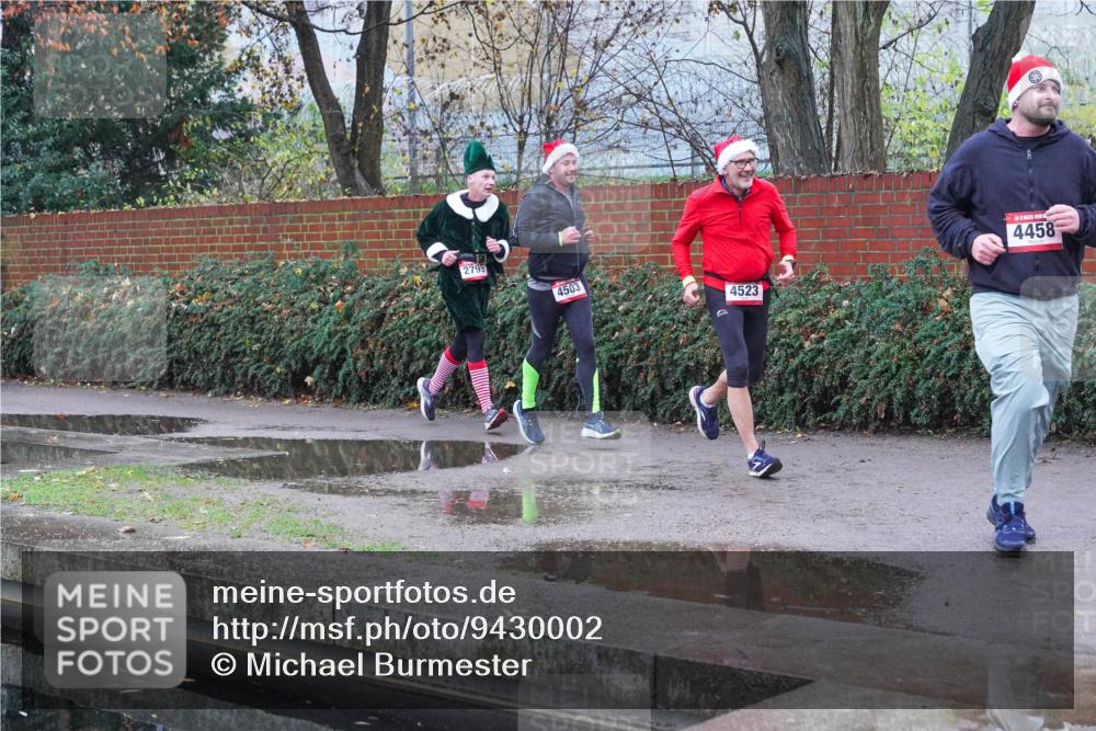 07.12.2025 - St. Pauli X-Mass-Run No. 15 Michael Burmester http://msf.ph/oto/9430002 07.12.2025 10:01:48 Laufen 2799, 4503, 4523, 4458 meine-sportfotos.de