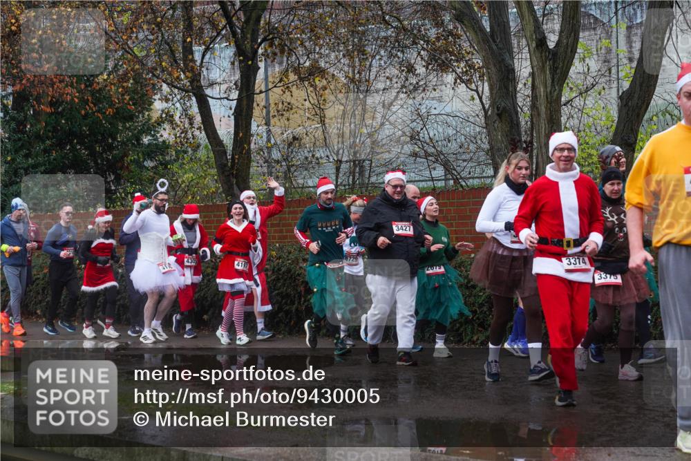 07.12.2025 - St. Pauli X-Mass-Run No. 15 Michael Burmester http://msf.ph/oto/9430005 07.12.2025 11:45:11 Laufen 10, 4305, 4197, 4729, 3427, 2679, 3374, 3375 meine-sportfotos.de