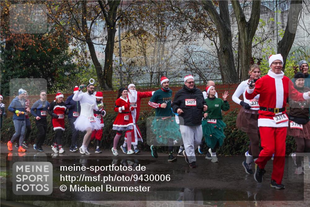 07.12.2025 - St. Pauli X-Mass-Run No. 15 Michael Burmester http://msf.ph/oto/9430006 07.12.2025 11:45:11 Laufen 4018, 4302, 4311, 41, 4198, 3427, 2679, 337, 3374, 3375 meine-sportfotos.de