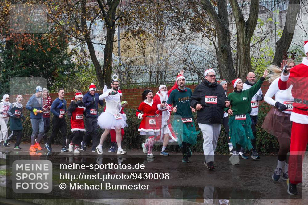 07.12.2025 - St. Pauli X-Mass-Run No. 15 Michael Burmester http://msf.ph/oto/9430008 07.12.2025 11:45:12 Laufen 423, 4076, 4120, 401, 4302, 4311, 4197, 4429, 3427, 2679, 4719, 337 meine-sportfotos.de