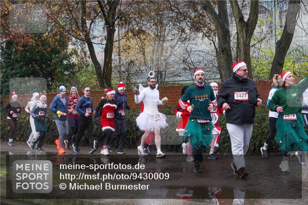 07.12.2025 - St. Pauli X-Mass-Run No. 15 Michael Burmester http://msf.ph/oto/9430009 07.12.2025 11:45:12 Laufen 401, 4120, 311, 4076, 4302, 4137, 90068, 3427, 2679 meine-sportfotos.de