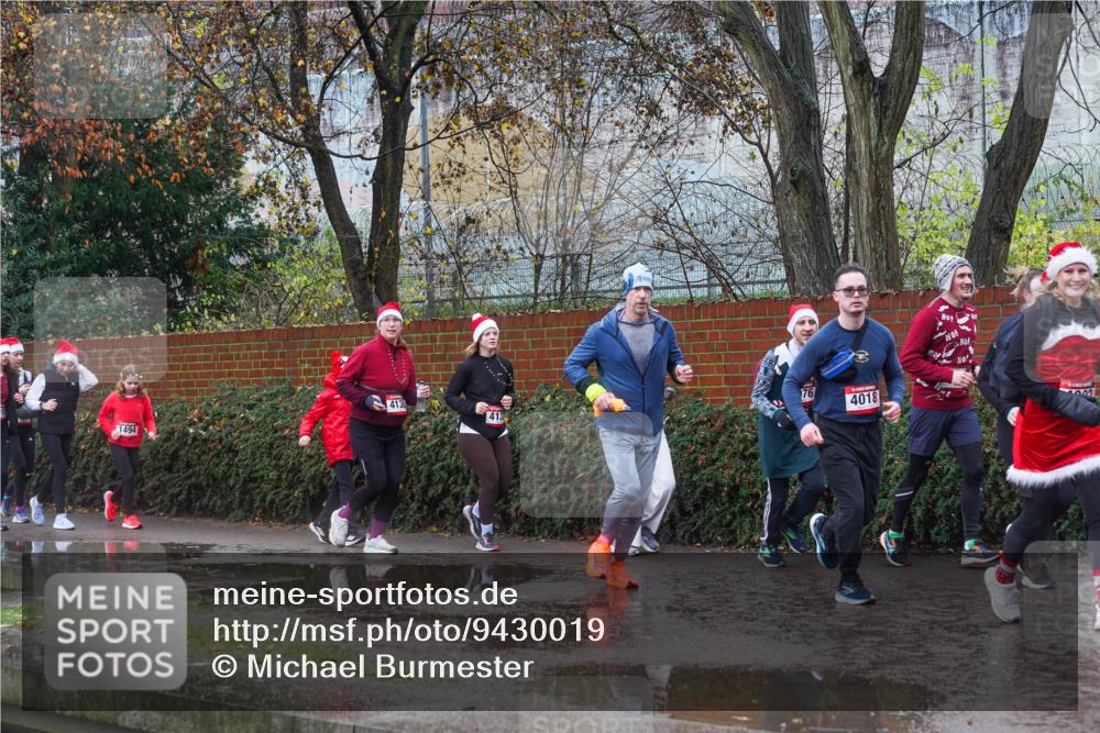 07.12.2025 - St. Pauli X-Mass-Run No. 15 Michael Burmester http://msf.ph/oto/9430019 07.12.2025 11:45:16 Laufen 4138, 413, 1494, 4018 meine-sportfotos.de