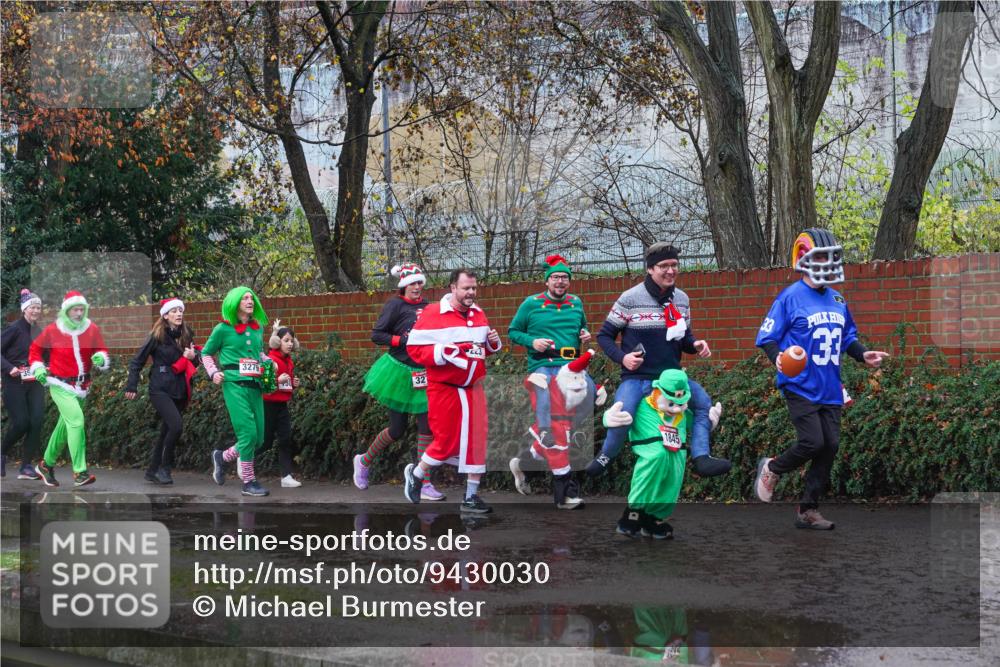 07.12.2025 - St. Pauli X-Mass-Run No. 15 Michael Burmester http://msf.ph/oto/9430030 07.12.2025 11:45:23 Laufen 3279, 32, 1845, 33 meine-sportfotos.de