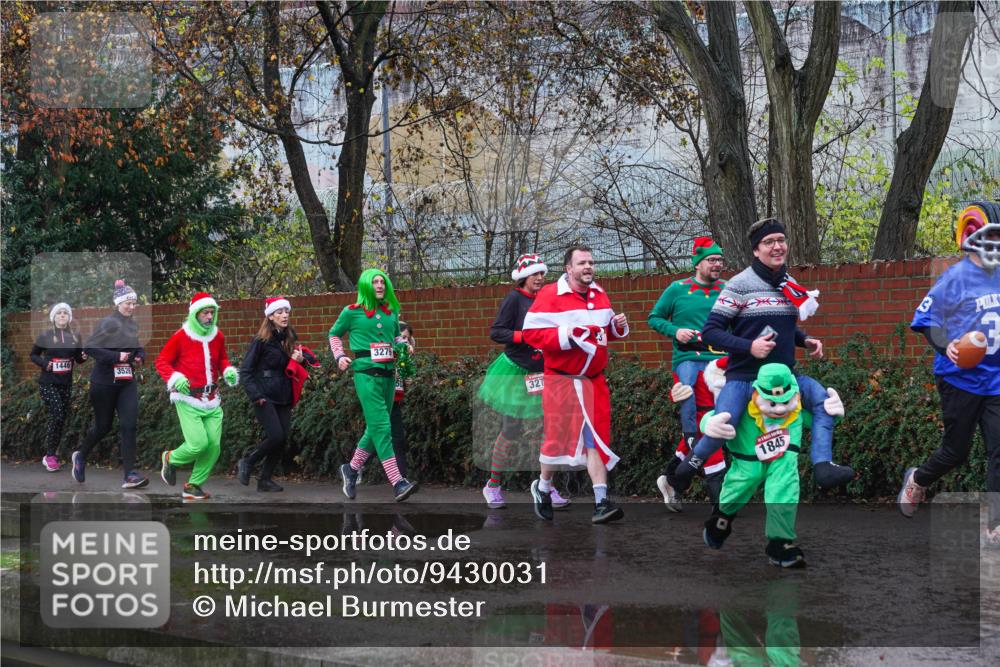 07.12.2025 - St. Pauli X-Mass-Run No. 15 Michael Burmester http://msf.ph/oto/9430031 07.12.2025 11:45:23 Laufen 3279, 1446, 3526, 327, 1845 meine-sportfotos.de