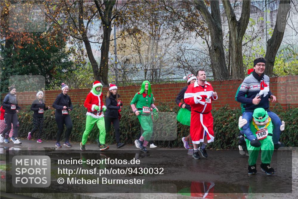 07.12.2025 - St. Pauli X-Mass-Run No. 15 Michael Burmester http://msf.ph/oto/9430032 07.12.2025 11:45:24 Laufen 2227, 1446, 3526, 3279, 1845 meine-sportfotos.de