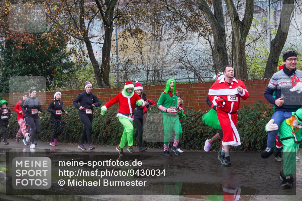07.12.2025 - St. Pauli X-Mass-Run No. 15 Michael Burmester http://msf.ph/oto/9430034 07.12.2025 11:45:24 Laufen 2227, 1446, 3526, 3279, 223 meine-sportfotos.de