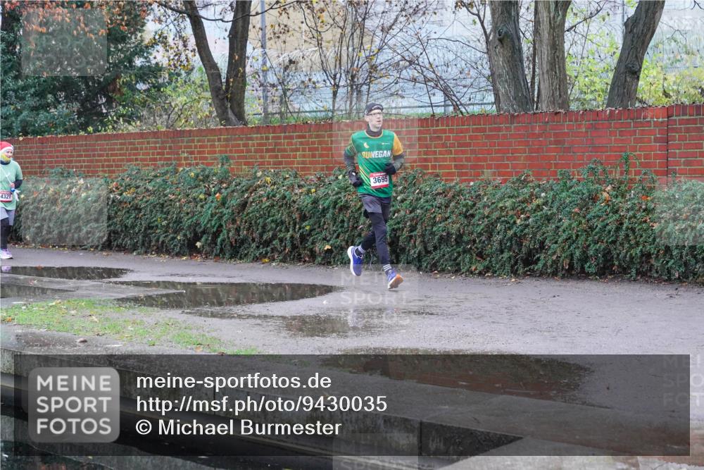 07.12.2025 - St. Pauli X-Mass-Run No. 15 Michael Burmester http://msf.ph/oto/9430035 07.12.2025 10:02:10 Laufen 4321, 3695 meine-sportfotos.de