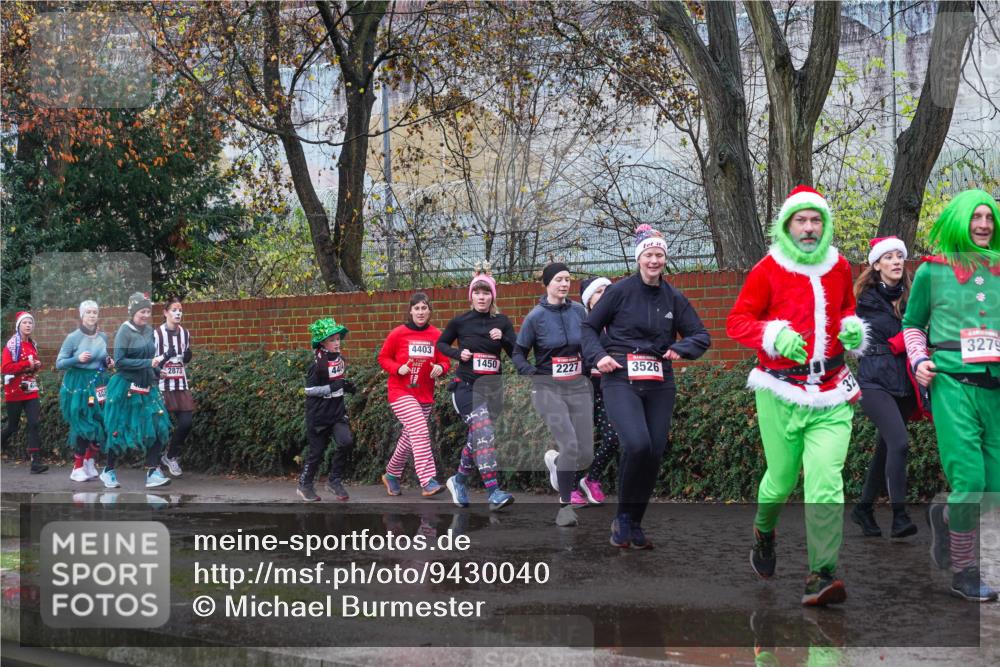 07.12.2025 - St. Pauli X-Mass-Run No. 15 Michael Burmester http://msf.ph/oto/9430040 07.12.2025 11:45:27 Laufen 4403, 1450, 2227, 3526, 3279 meine-sportfotos.de
