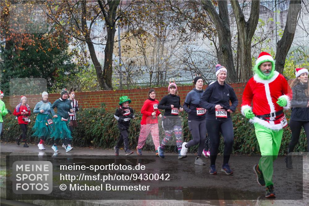 07.12.2025 - St. Pauli X-Mass-Run No. 15 Michael Burmester http://msf.ph/oto/9430042 07.12.2025 11:45:27 Laufen 440, 2073, 4684, 1450, 2227, 3526 meine-sportfotos.de