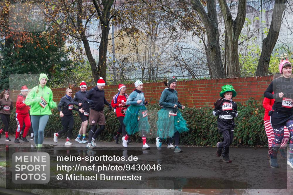 07.12.2025 - St. Pauli X-Mass-Run No. 15 Michael Burmester http://msf.ph/oto/9430046 07.12.2025 11:45:29 Laufen 3251, 252, 398, 4064, 4404, 1450 meine-sportfotos.de