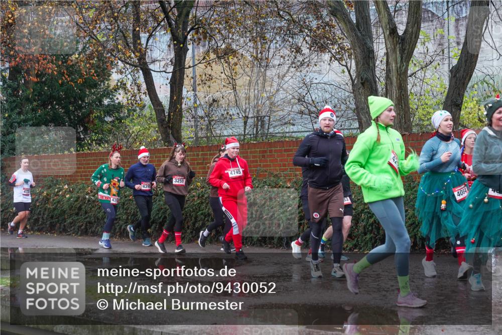 07.12.2025 - St. Pauli X-Mass-Run No. 15 Michael Burmester http://msf.ph/oto/9430052 07.12.2025 11:45:31 Laufen 439, 3251, 4395, 4745, 4084 meine-sportfotos.de