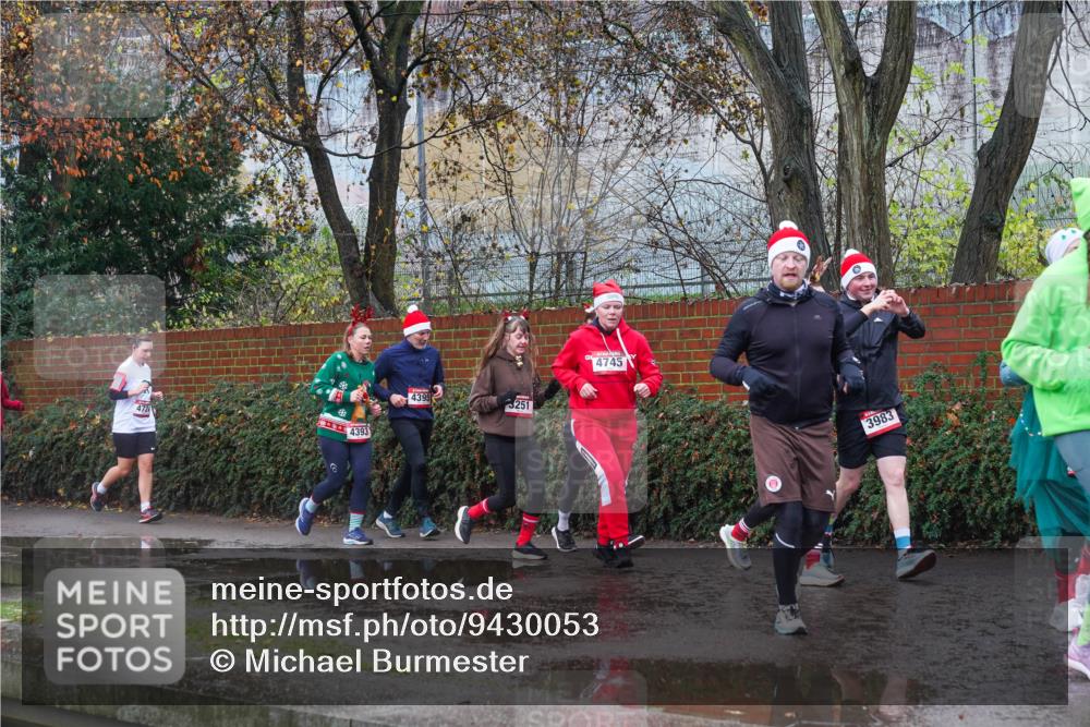 07.12.2025 - St. Pauli X-Mass-Run No. 15 Michael Burmester http://msf.ph/oto/9430053 07.12.2025 11:45:32 Laufen 4395, 4724, 251, 4393, 4745, 3983 meine-sportfotos.de
