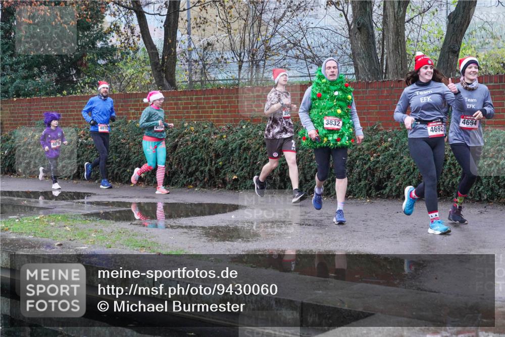 07.12.2025 - St. Pauli X-Mass-Run No. 15 Michael Burmester http://msf.ph/oto/9430060 07.12.2025 10:02:29 Laufen 204, 4078, 3832, 4079, 4694, 4692 meine-sportfotos.de