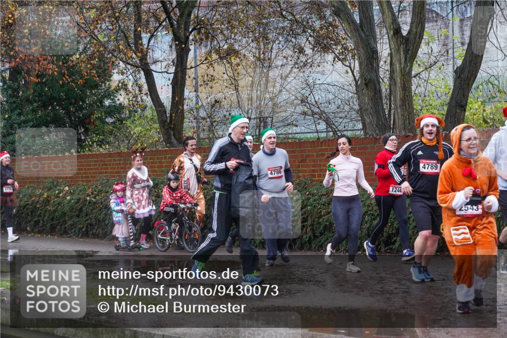 07.12.2025 - St. Pauli X-Mass-Run No. 15 Michael Burmester http://msf.ph/oto/9430073 07.12.2025 11:45:41 Laufen 4786, 3758, 1244, 4789, 2543 meine-sportfotos.de