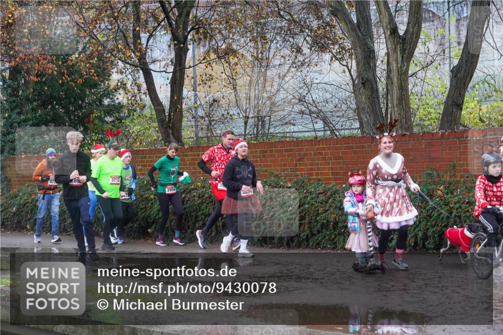 07.12.2025 - St. Pauli X-Mass-Run No. 15 Michael Burmester http://msf.ph/oto/9430078 07.12.2025 11:45:44 Laufen 472, 289, 3712, 072, 2954 meine-sportfotos.de