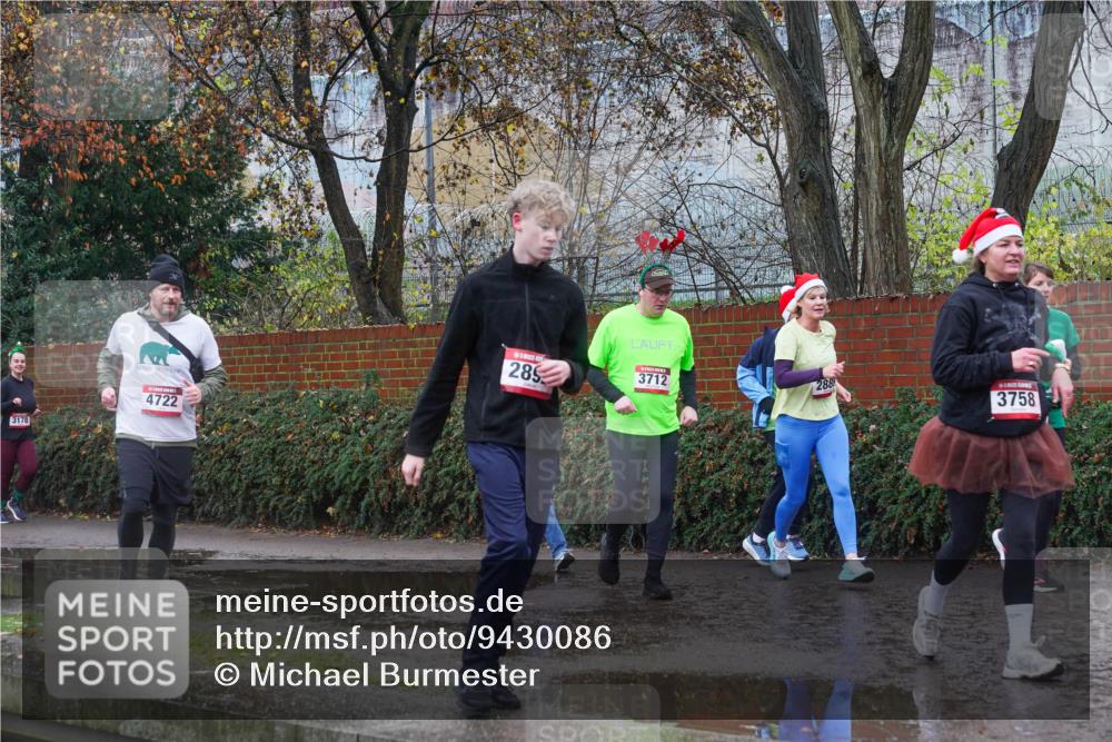 07.12.2025 - St. Pauli X-Mass-Run No. 15 Michael Burmester http://msf.ph/oto/9430086 07.12.2025 11:45:47 Laufen 3178, 4722, 285, 3712, 288, 3758 meine-sportfotos.de