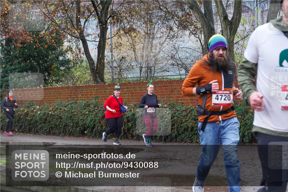 07.12.2025 - St. Pauli X-Mass-Run No. 15 Michael Burmester http://msf.ph/oto/9430088 07.12.2025 11:45:51 Laufen 3178, 4720 meine-sportfotos.de