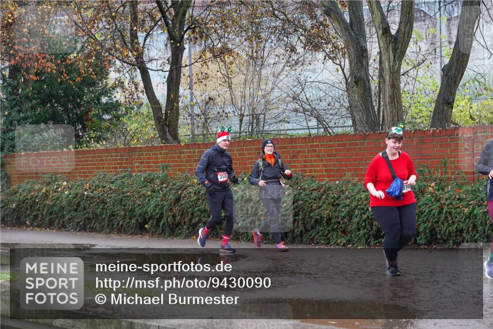 07.12.2025 - St. Pauli X-Mass-Run No. 15 Michael Burmester http://msf.ph/oto/9430090 07.12.2025 11:45:53 Laufen 3141, 814 meine-sportfotos.de