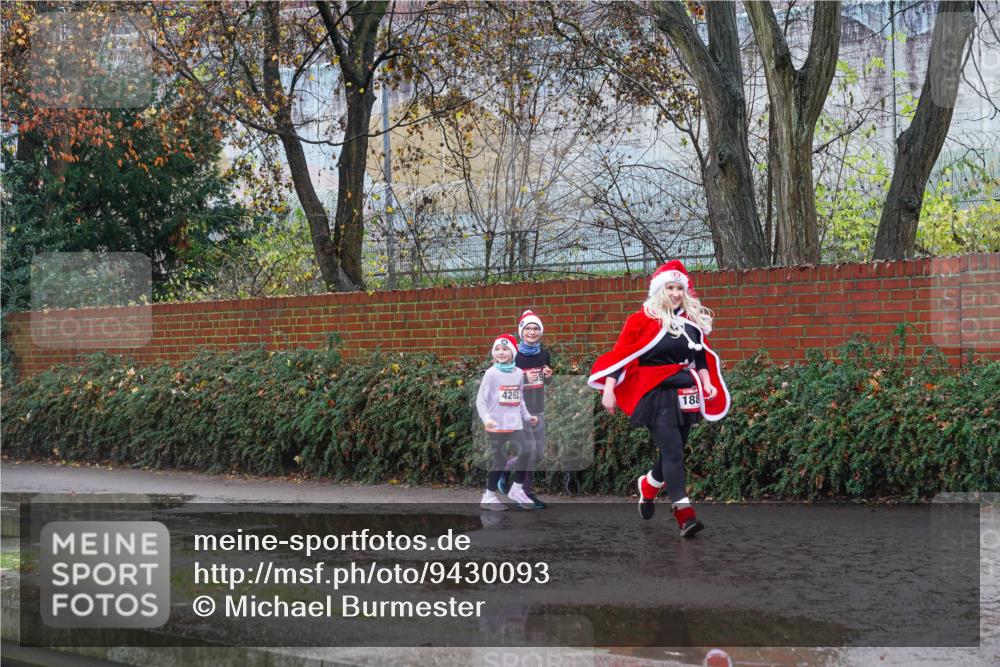 07.12.2025 - St. Pauli X-Mass-Run No. 15 Michael Burmester http://msf.ph/oto/9430093 07.12.2025 11:45:59 Laufen 4262, 188 meine-sportfotos.de