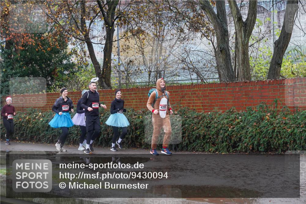 07.12.2025 - St. Pauli X-Mass-Run No. 15 Michael Burmester http://msf.ph/oto/9430094 07.12.2025 11:46:02 Laufen 4283, 4292, 4271, 4258 meine-sportfotos.de