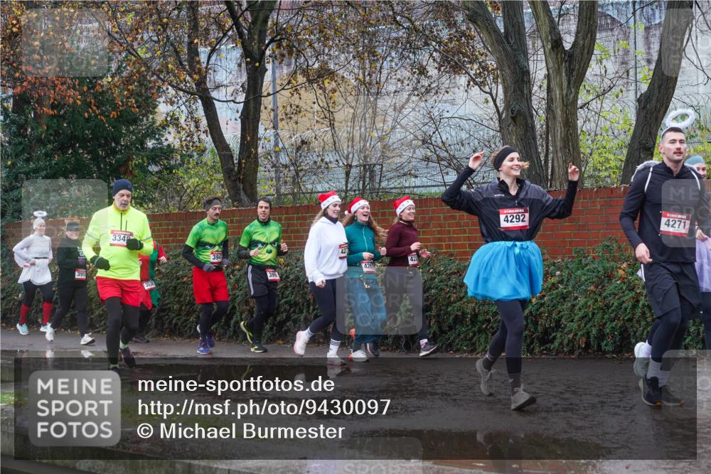 07.12.2025 - St. Pauli X-Mass-Run No. 15 Michael Burmester http://msf.ph/oto/9430097 07.12.2025 11:46:06 Laufen 3955, 334, 394, 350, 42, 426, 4292, 4271 meine-sportfotos.de