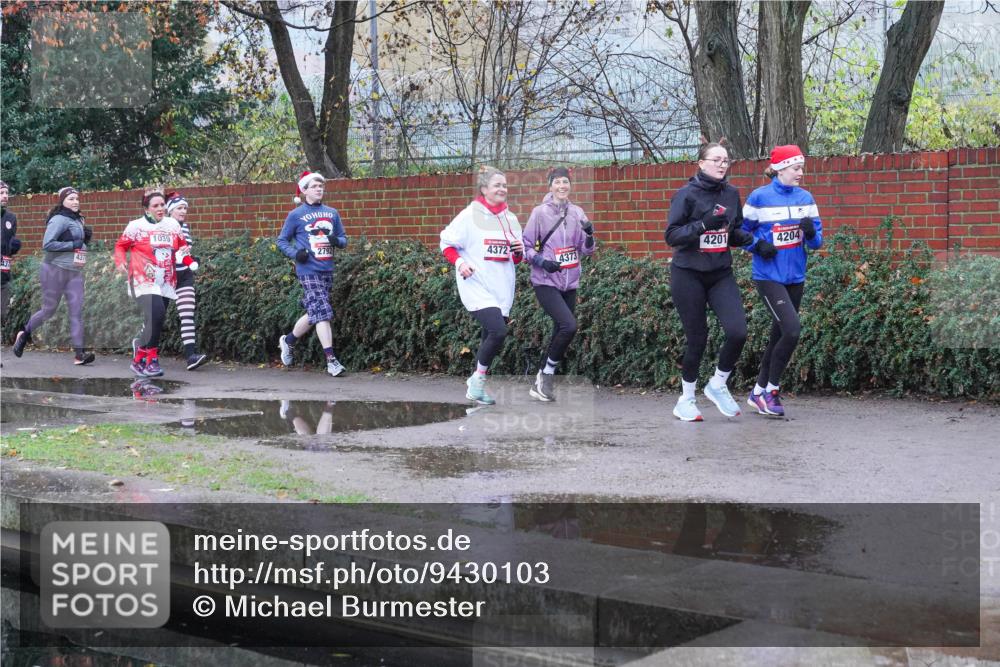 07.12.2025 - St. Pauli X-Mass-Run No. 15 Michael Burmester http://msf.ph/oto/9430103 07.12.2025 10:03:11 Laufen 1039, 2792, 4372, 4201, 4204, 4373 meine-sportfotos.de