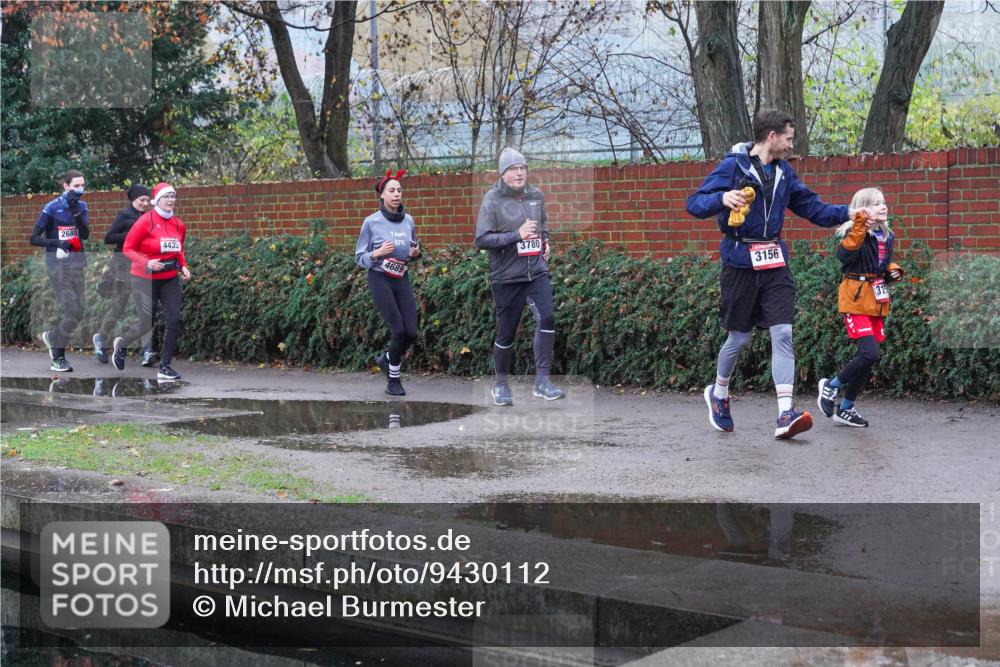 07.12.2025 - St. Pauli X-Mass-Run No. 15 Michael Burmester http://msf.ph/oto/9430112 07.12.2025 10:03:34 Laufen 2680, 4435, 4689, 3780, 3156, 313 meine-sportfotos.de
