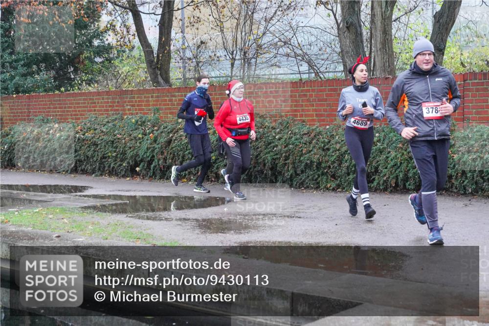 07.12.2025 - St. Pauli X-Mass-Run No. 15 Michael Burmester http://msf.ph/oto/9430113 07.12.2025 10:03:36 Laufen 4435, 4689, 3783 meine-sportfotos.de