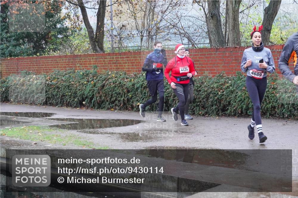 07.12.2025 - St. Pauli X-Mass-Run No. 15 Michael Burmester http://msf.ph/oto/9430114 07.12.2025 10:03:37 Laufen 4435, 4689 meine-sportfotos.de