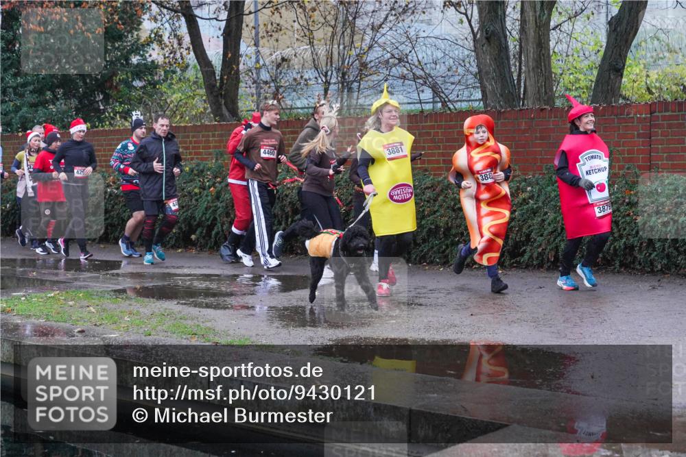 07.12.2025 - St. Pauli X-Mass-Run No. 15 Michael Burmester http://msf.ph/oto/9430121 07.12.2025 10:03:54 Laufen 4460, 429, 3881, 388, 3879 meine-sportfotos.de