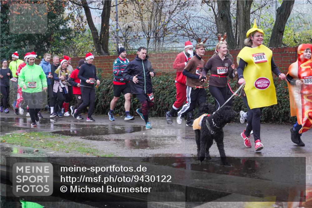 07.12.2025 - St. Pauli X-Mass-Run No. 15 Michael Burmester http://msf.ph/oto/9430122 07.12.2025 10:03:55 Laufen 4293, 44, 48, 5010, 3881, 388 meine-sportfotos.de