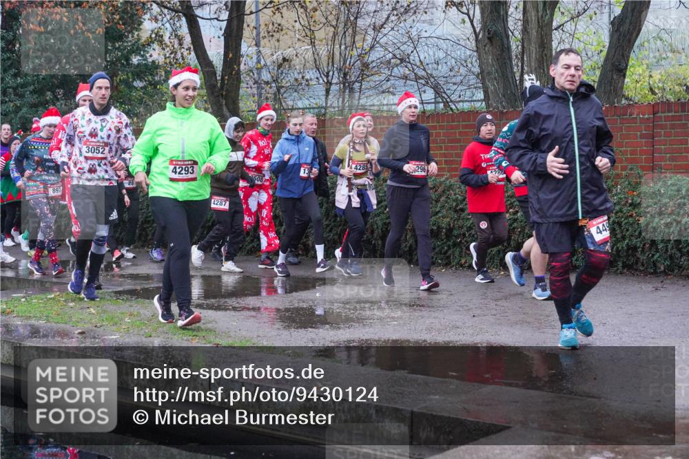 07.12.2025 - St. Pauli X-Mass-Run No. 15 Michael Burmester http://msf.ph/oto/9430124 07.12.2025 10:03:57 Laufen 897, 3052, 4293, 4287, 508, 4285, 296, 428, 44 meine-sportfotos.de