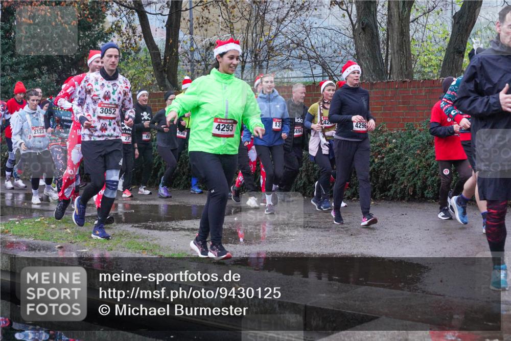 07.12.2025 - St. Pauli X-Mass-Run No. 15 Michael Burmester http://msf.ph/oto/9430125 07.12.2025 10:03:58 Laufen 2123, 3052, 496, 42, 4293, 13, 4296, 494 meine-sportfotos.de