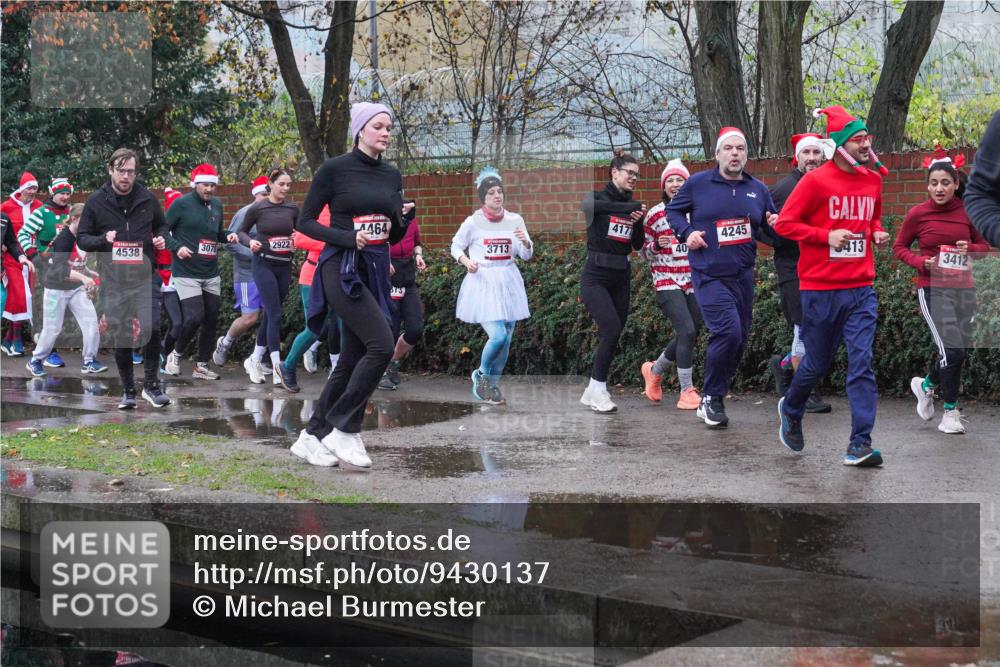 07.12.2025 - St. Pauli X-Mass-Run No. 15 Michael Burmester http://msf.ph/oto/9430137 07.12.2025 10:04:15 Laufen 3078, 4538, 2922, 4464, 73, 3713, 417, 4245, 40, 413, 3412 meine-sportfotos.de