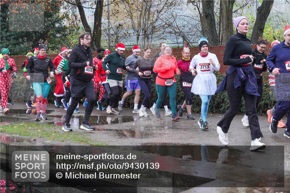07.12.2025 - St. Pauli X-Mass-Run No. 15 Michael Burmester http://msf.ph/oto/9430139 07.12.2025 10:04:17 Laufen 4538, 3078, 2922, 2001, 1373, 3713, 4 meine-sportfotos.de